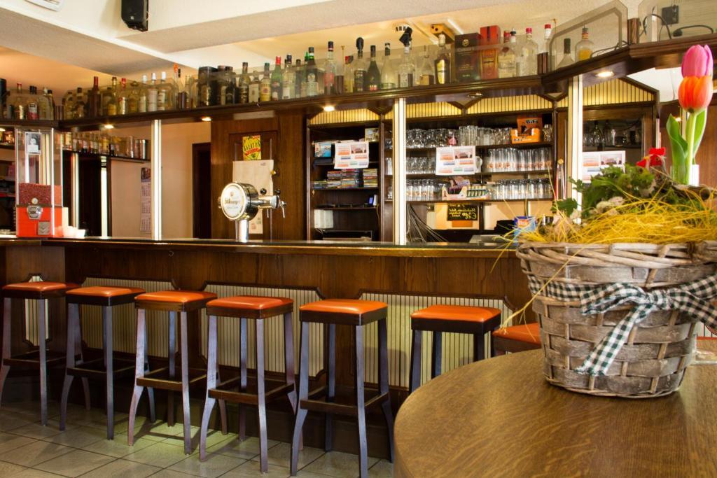 Hotel & Restaurant Arnoldusklause Duren ภายนอก รูปภาพ