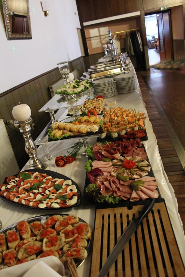 Hotel & Restaurant Arnoldusklause Duren ภายนอก รูปภาพ